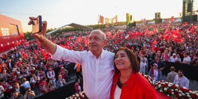Selvi Kılıçdaroğlu Twitter hesabı açtı