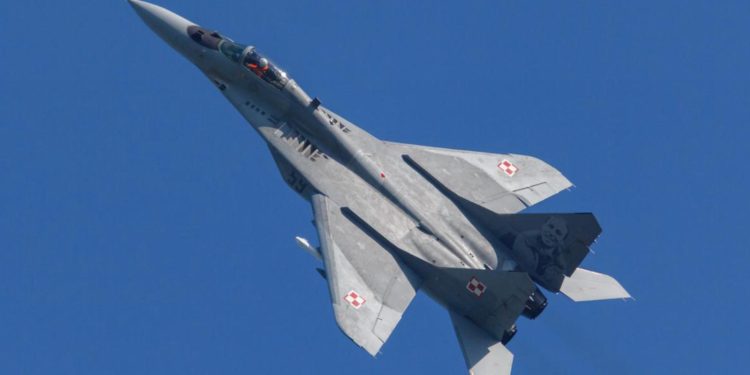 Slovakya Ukrayna'ya 13 adet savaş uçağı gönderecek