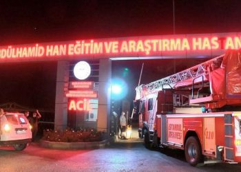 Sultan Abdülhamit Han Eğitim ve Araştırma Hastanesi'nde yangın: 1 hasta öldü