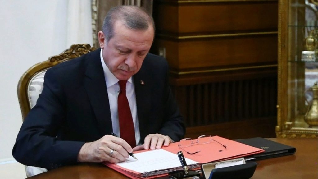 Sürpriz isimler Resmi Gazete'de yayımlandı: Erdoğan'dan gece yarısı çok sayıda görevden alma ve atama