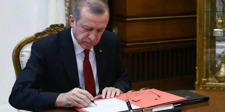 Sürpriz isimler Resmi Gazete'de yayımlandı: Erdoğan'dan gece yarısı çok sayıda görevden alma ve atama