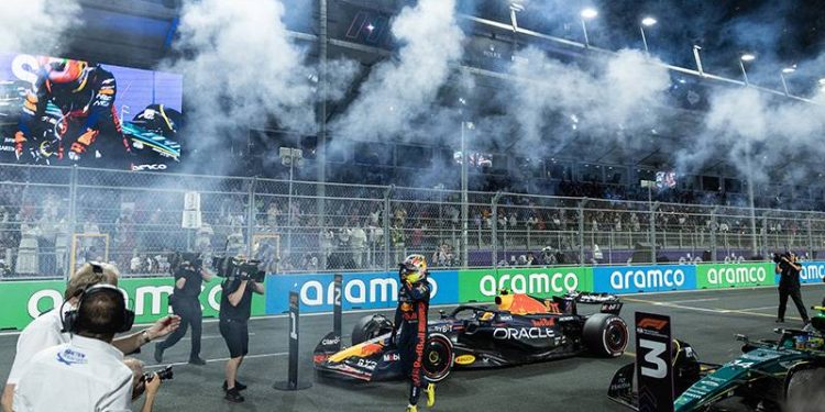Suudi Arabistan Grand Prix'sinde kazanan Sergio Perez