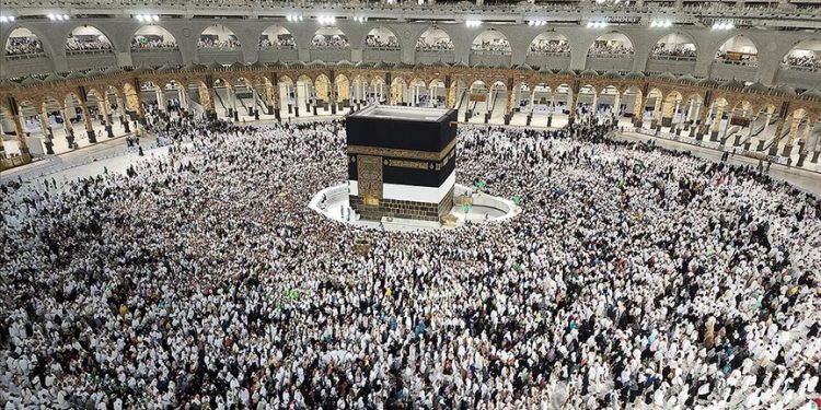 Suudi Arabistan, ramazan ayında sadece bir kez umre yapılabileceğini duyurdu
