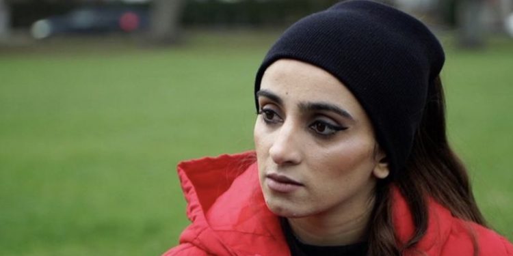 BBC araştırması, Taliban tehdidi nedeniyle İngiltere’ye getirilen bir grup Afgan kadın futbolcu arasında, "futbolcu olmayanların bulunduğunu" ortaya çıkardı.