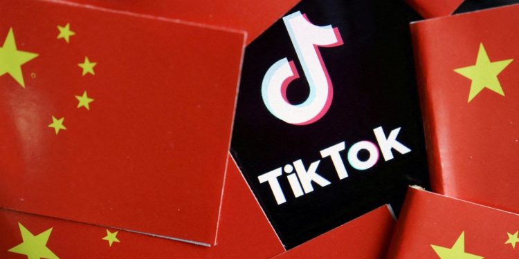 TikTok yasağı genişliyor: İngiltere kamuya ait cihazlarda uygulamanın kullanımını yasakladı