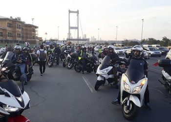 Trafikte motosiklet patlaması