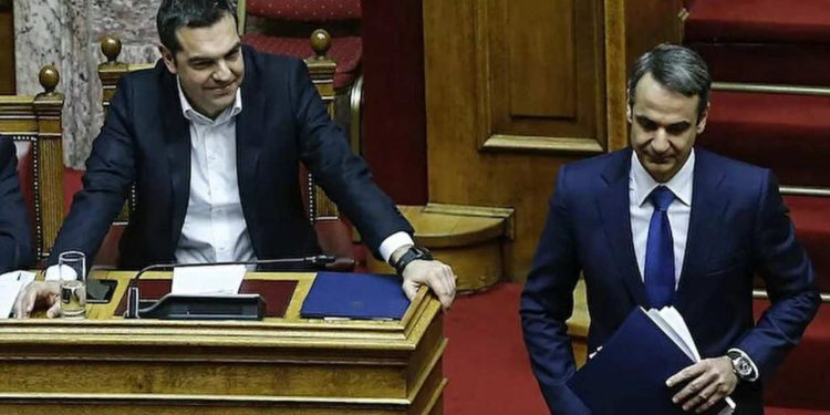 Tren kazası sonrası anketlerde Çipras birinci sırayı Miçotakis'in elinden aldı