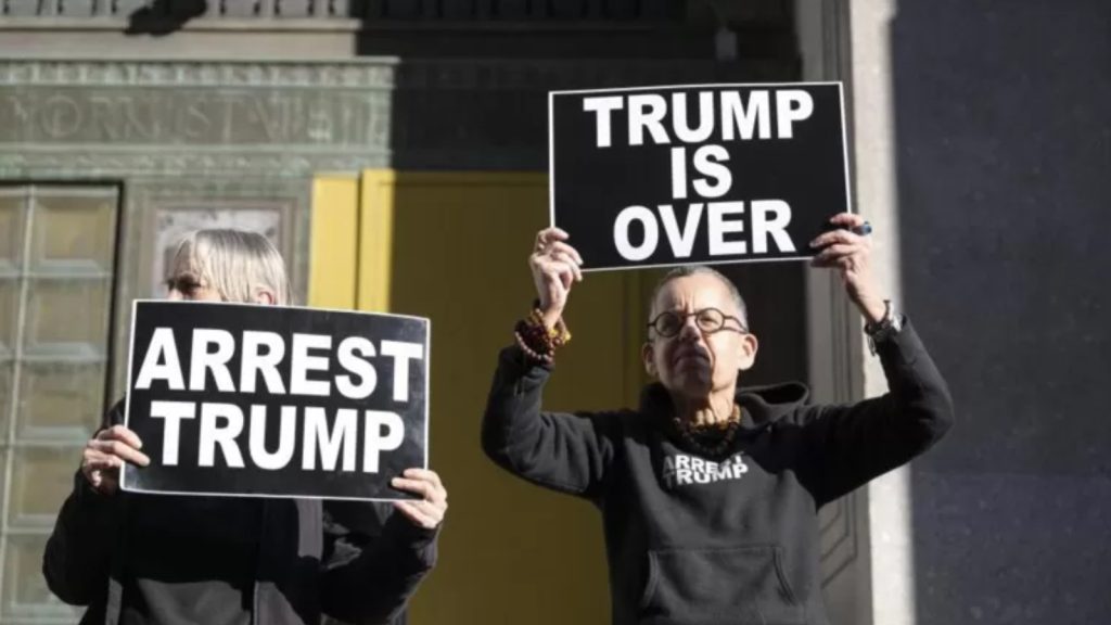 Trump'ın gözaltına alınması olasılığına karşı ABD'de polis teşkilatları alarmda