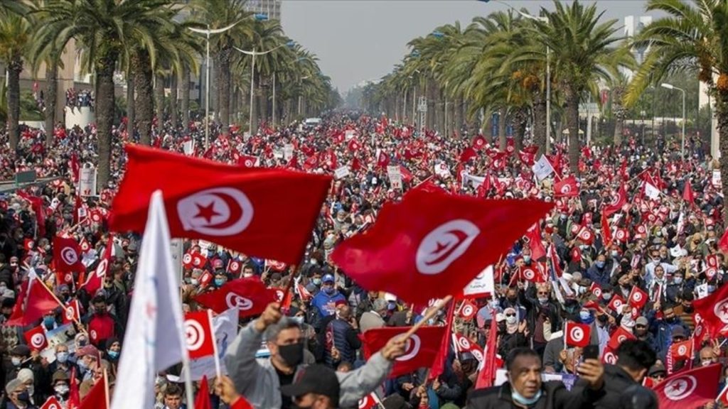 Tunus'ta meydana gelen olayları büyük endişeyle takip ediyoruz