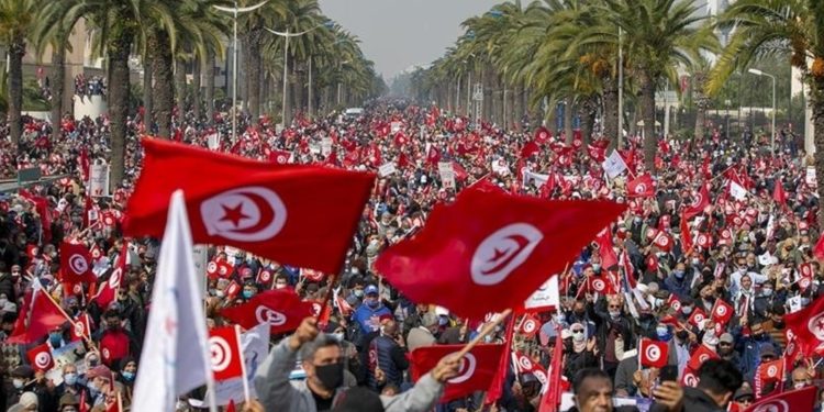 Tunus'ta meydana gelen olayları büyük endişeyle takip ediyoruz