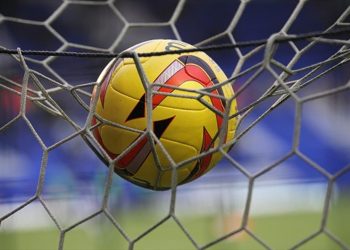 Türkiye'de şike: İki futbolcu tutuklandı!