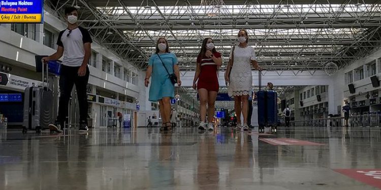 Türkiye'ye gelen turist sayısında son iki yılın en düşük artışı!