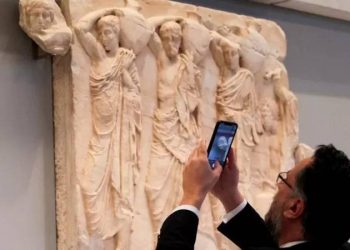 Vatikan, Parthenon heykellerini Yunanistan’a iade etti