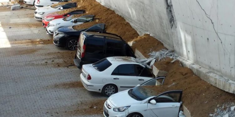 Yozgat’ta faciaya kıl payı! 11 aracın istinat duvarı altında kalmasına soruşturma