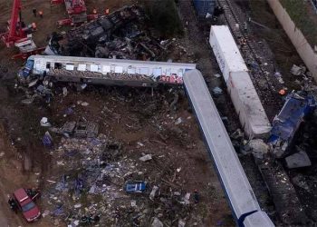 Yunanistan'da 57 kişinin öldüğü tren kazasına tepkiler sürüyor: Greve memurlar da katıldı