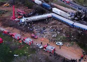 Yunanistan'da en az 40 kişinin öldüğü tren kazasının ardından Ulaştırma Bakanı Karamanlis istifa etti