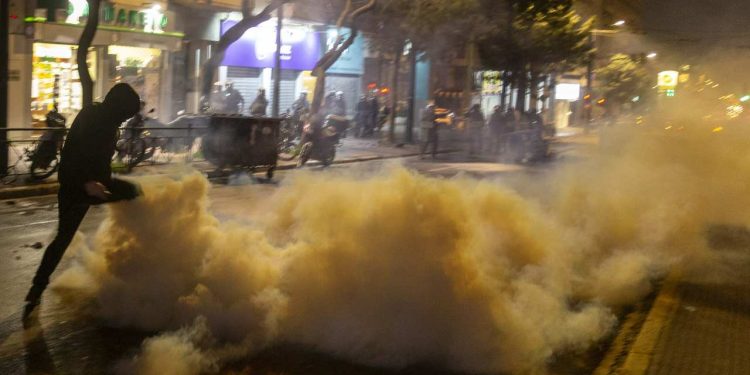 Yunanistan'da tren faciası sonrası halk sokakta: Katliamdan sermaye sorumlu