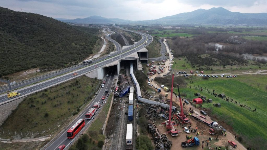 Yunanistan'da tren kazası: Ulaştırma Bakanı  Karamanlis istifa etti