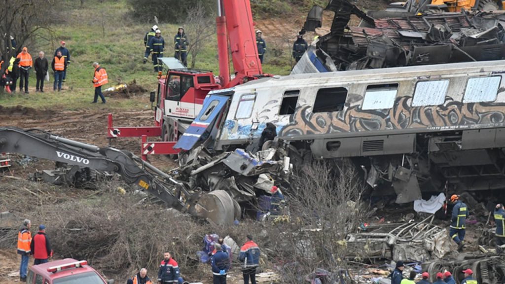 Yunanistan'da tren kazasında ölenlerin sayısı 57'ye yükseldi