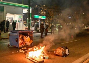 Yunanistan’daki ölümcül tren kazası: Halk yetkilileri protesto etti