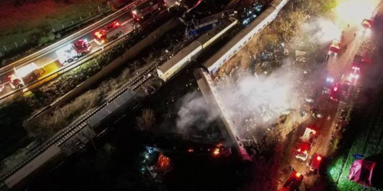 Yunanistan'daki tren kazasında ölü sayısı 57'ye yükseldi