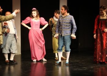 ‘Dek û Dolabên Scapen’ çocuklar için sahnelendi