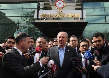 ‘Erdoğan’ın ekibi, İnce yüzde 3’ten fazla oy alabilsin diye gece gündüz dua ediyor’