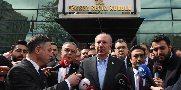 ‘Erdoğan’ın ekibi, İnce yüzde 3’ten fazla oy alabilsin diye gece gündüz dua ediyor’