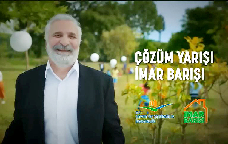 ‘İmar affı’nın reklam yüzü yandaş oyuncu Hasan Kaçan ‘seccade’ paylaşımını sildi