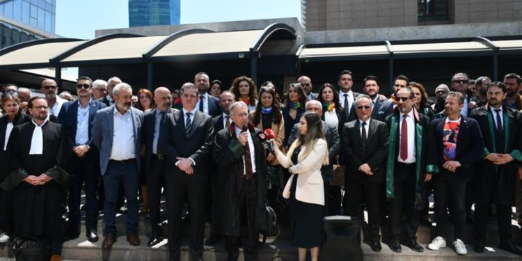 İzmir Barosu’na Dini Değerleri Aşağılama Suçlamasından Beraat