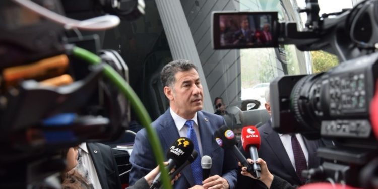 Sinan Oğan TRT ve RTÜK’ü Protesto Etti