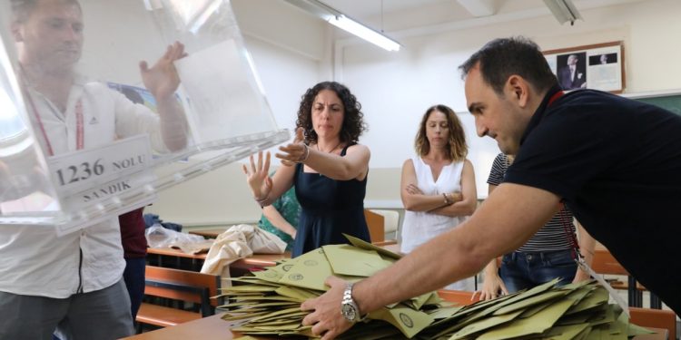 Yurtdışında Oy Verme İşlemi Yarın Başlıyor