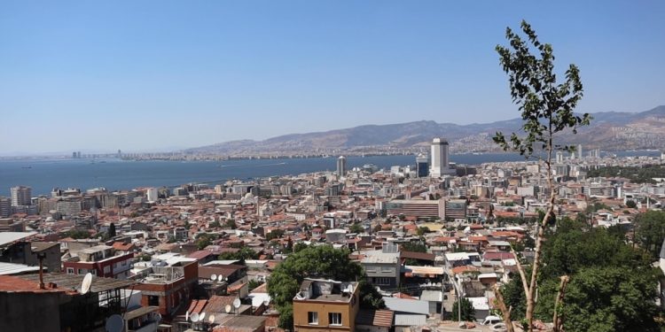 İzmir’de Milletvekili Aday Listelerinde Sürpriz İsimler