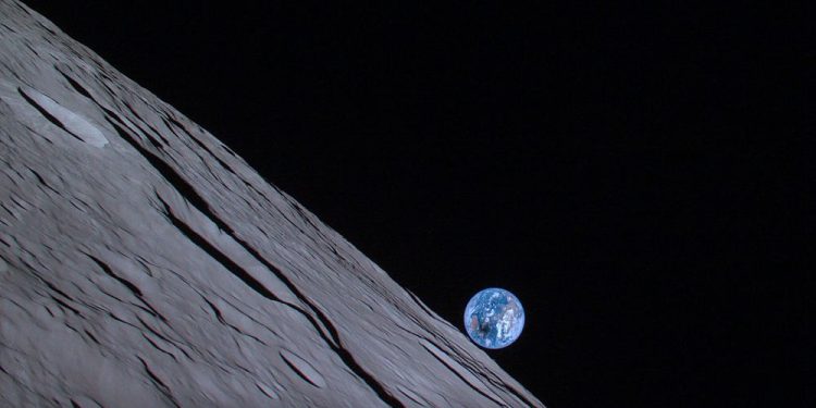 Ay’ın yüzeyine inişe geçen Japon uzay aracı ile bağlantı koptu