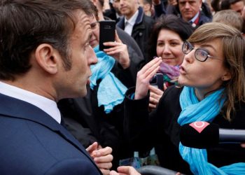 Fransa Cumhurbaşkanı Macron, emeklilik reformu sonrası ilk gezisinde yuhalandı