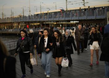 Türkiye’ye göç eden yabancıların ve Türkiye’den çıkan Türklerin sayısı arttı