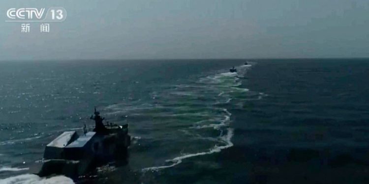 Çin’e ait 70 hava aracı Tayvan çevresinde tespit edildi; ABD savaş gemisi Güney Çin Denizi’ne girdi