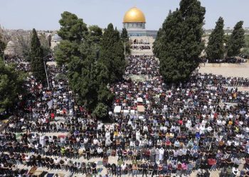 60 binden fazla Filistinli Mescid-i Aksa'da buluştu