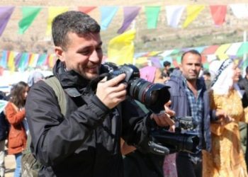 Gazeteci Kanbal, bombalanarak öldürülen kardeşlerin haberini yapmakla suçlandı