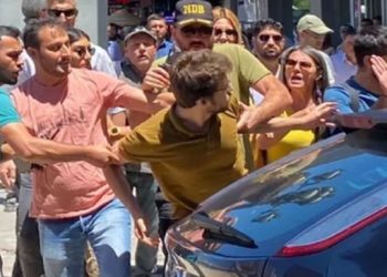 Gazetecileri darp eden polisler hakkında takipsizlik