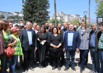 ‘Hükümet deprem bölgesinde sendikalarla ortak çalışmalı’