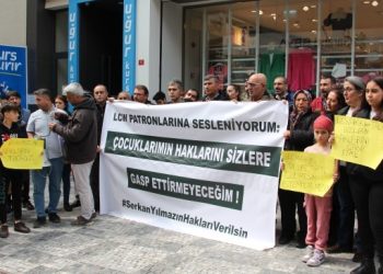 Deprem dayanışması nedeniyle işten çıkarılan işçi eylemde