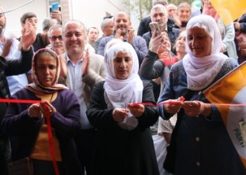 Kartal’da kitlesel açılış: Zulüm imparatorlukları çöktü