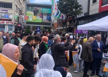 İstanbul’da gözaltı protestosuna saldırı: 10 gözaltı