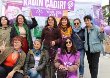 Mor Çadır standı kuran kadınlar: Değiştirecek gücümüz var!