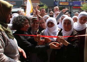 Yeşil Sol Parti’den İzmir’de coşkulu açılışlar