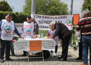 Tüm Emekli-Sen’den depremzedelerle dayanışma stantı