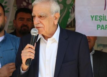 Ahmet Türk: Kürtler olmadan adım atamazlar