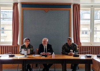Kuzey ve Doğu Suriye askeri heyeti, Fransa Parlamentosu oturumuna katıldı