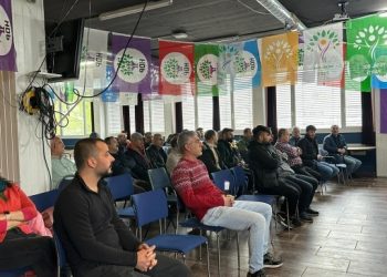 İsviçre kentlerinde seçim çalışması